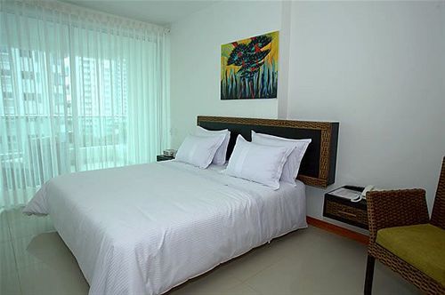 Travelers Orange Cartagena